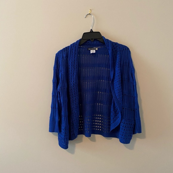 Sweater - Picture 1 of 2